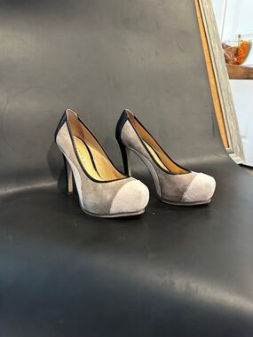 Gianni Bini Cream, Beige, & Black Leather Platform High Heel Pumps (Size 6)